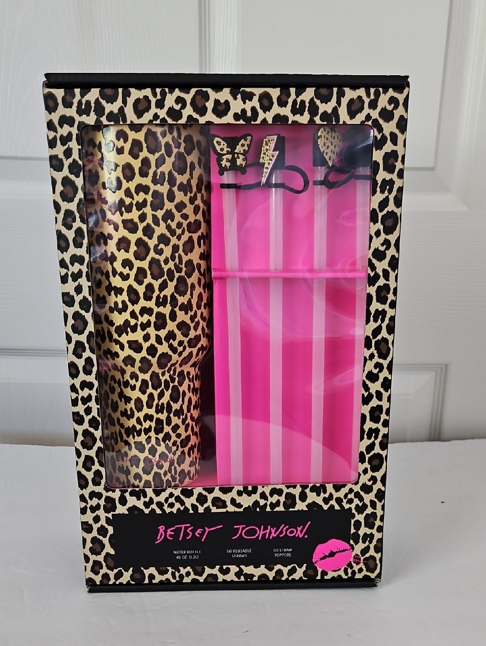 Betsey Johnson NWT Water Bottle W/Reusable Straws